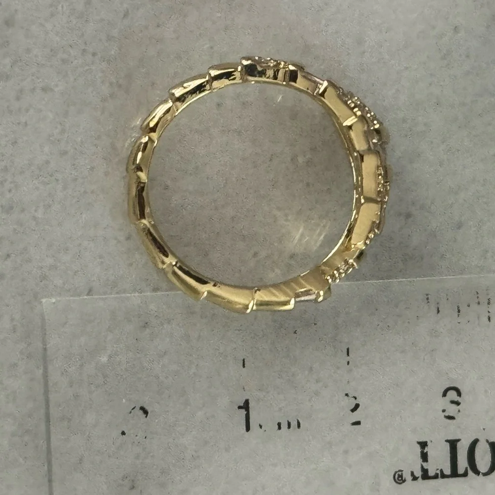 Gold Crystal Snake Wrap Ring
Brand New - Picture 5 of 5